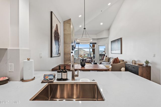 3720 N Sundial Court B517, Park City, UT 84098