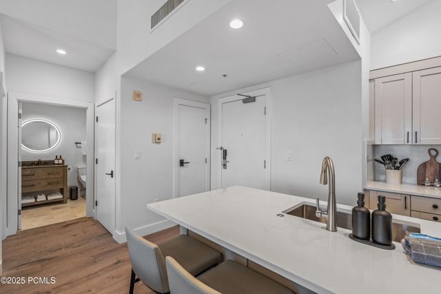 3720 N Sundial Court B517, Park City, UT 84098