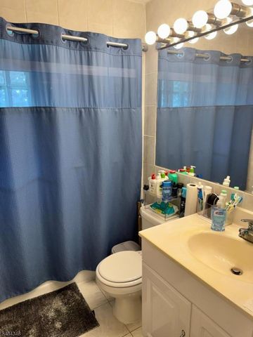 1578 Broad St, Bloomfield Twp., NJ 07003