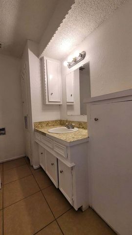 1611 38th Street, Lubbock, TX 79412