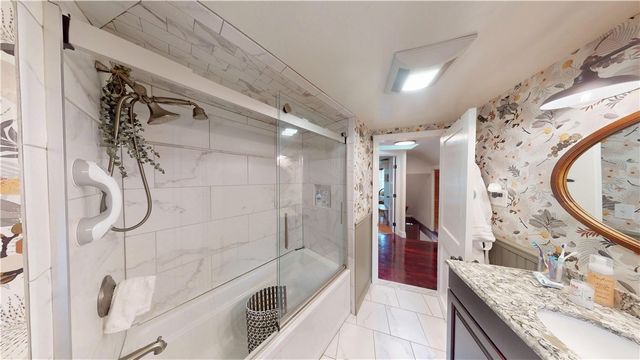 32 South Fair Street, Warwick, RI 02888