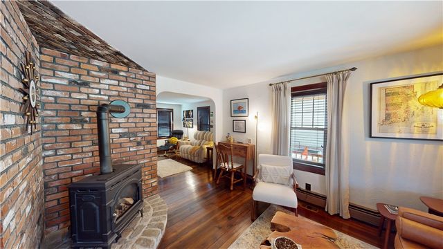 32 South Fair Street, Warwick, RI 02888