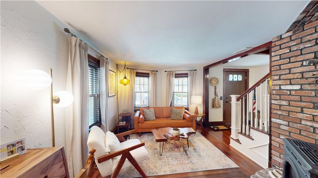 32 South Fair Street, Warwick, RI 02888