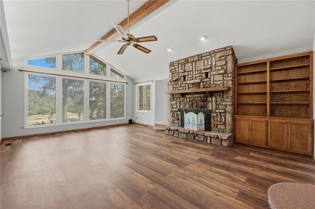 6 Nottingham Circle, Bella Vista, AR 72715