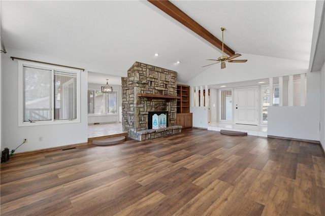 6 Nottingham Circle, Bella Vista, AR 72715