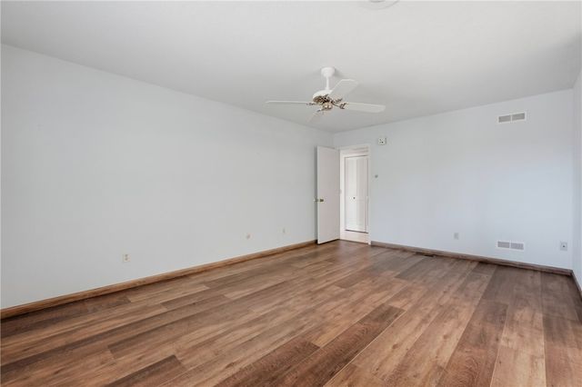 6 Nottingham Circle, Bella Vista, AR 72715