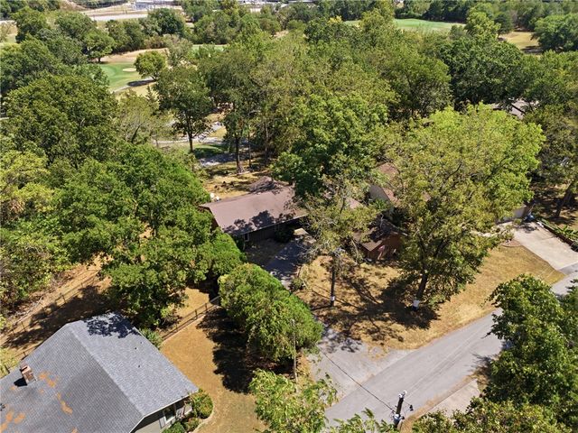 6 Nottingham Circle, Bella Vista, AR 72715