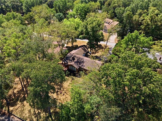 6 Nottingham Circle, Bella Vista, AR 72715