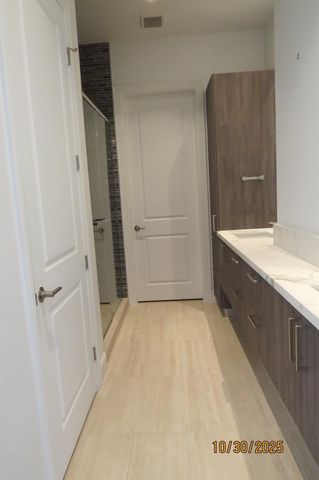 1211 Caroline Street 1005, Houston, TX 77002