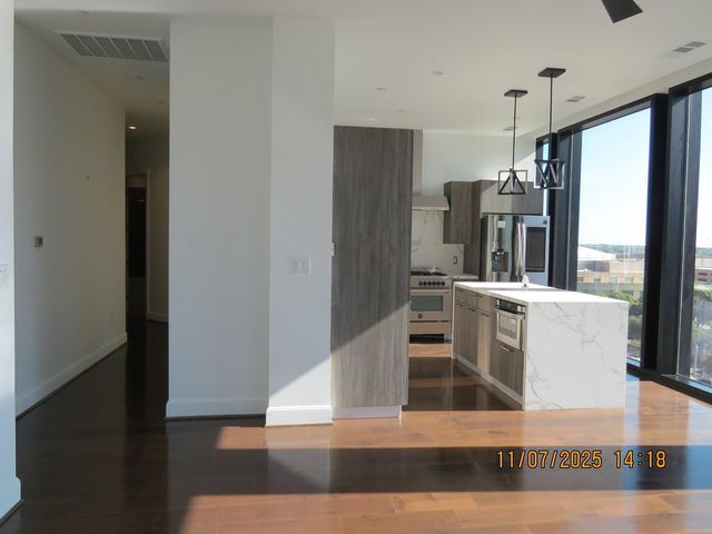 1211 Caroline Street 1005, Houston, TX 77002