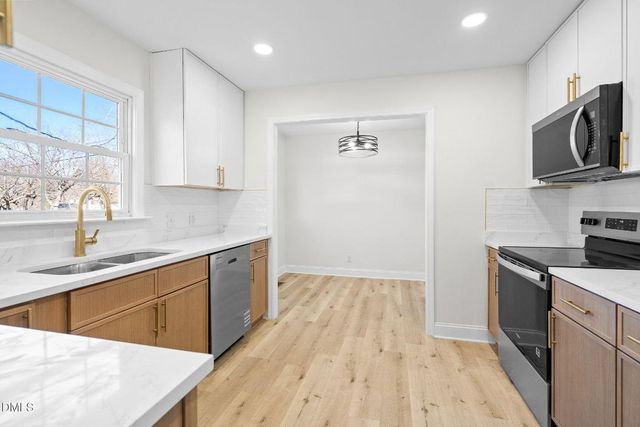 1020 Lakeside Avenue, Burlington, NC 27217