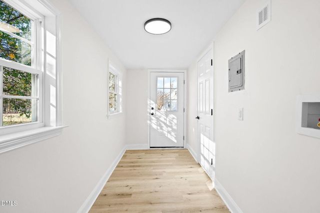 1020 Lakeside Avenue, Burlington, NC 27217