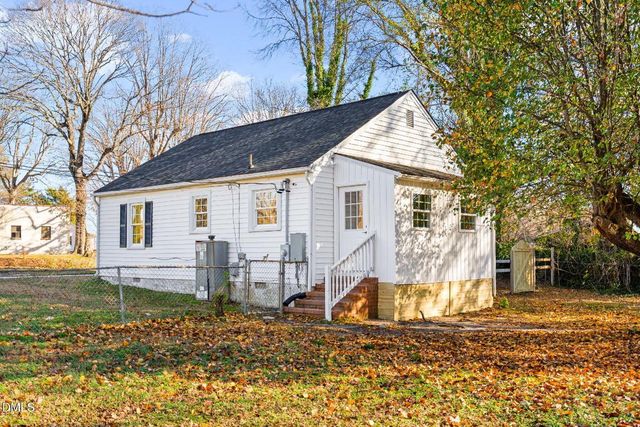 1020 Lakeside Avenue, Burlington, NC 27217