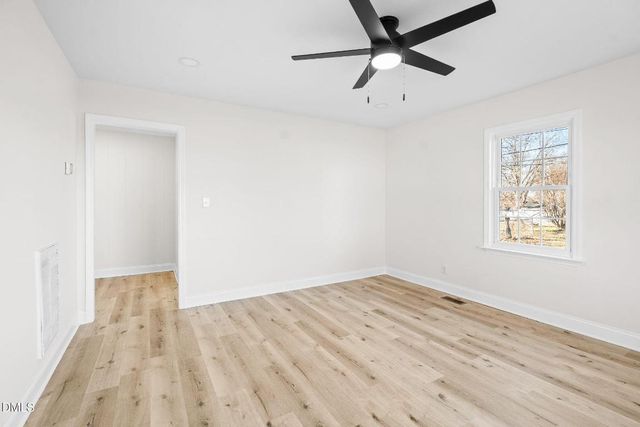 1020 Lakeside Avenue, Burlington, NC 27217