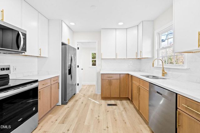 1020 Lakeside Avenue, Burlington, NC 27217