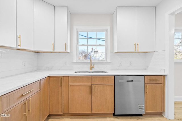 1020 Lakeside Avenue, Burlington, NC 27217