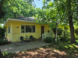 8198 Green Acres Lane, Redding, CA 96002