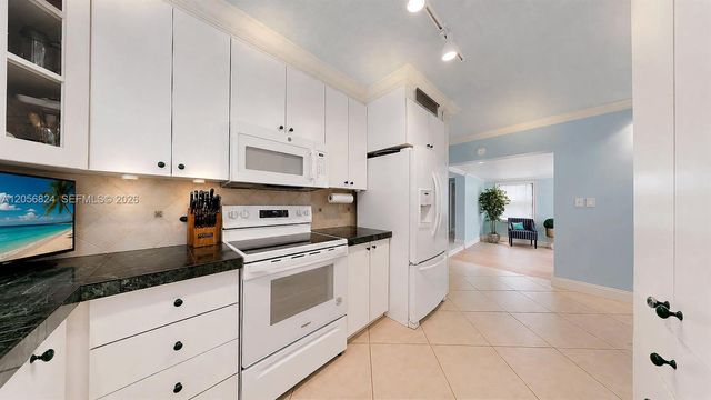 635 NW 97th Place, Miami, FL 33172