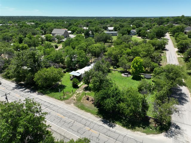 412 414 416 N Cedar Street, Hico, TX 76457