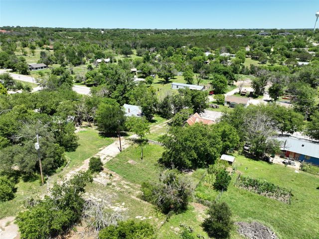412 414 416 N Cedar Street, Hico, TX 76457