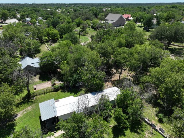 412 414 416 N Cedar Street, Hico, TX 76457