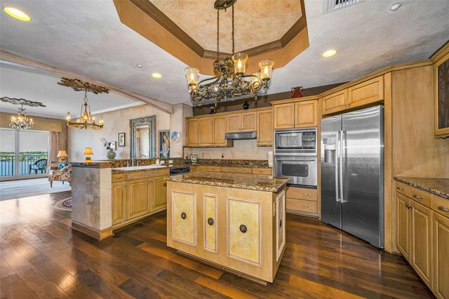 17717 GULF BOULEVARD 504, St Petersburg, FL 33708