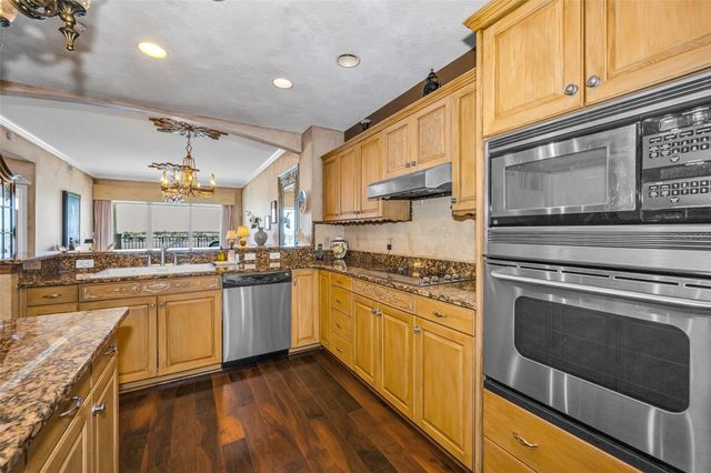 17717 GULF BOULEVARD 504, St Petersburg, FL 33708
