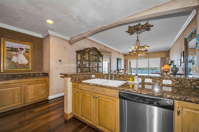 17717 GULF BOULEVARD 504, St Petersburg, FL 33708