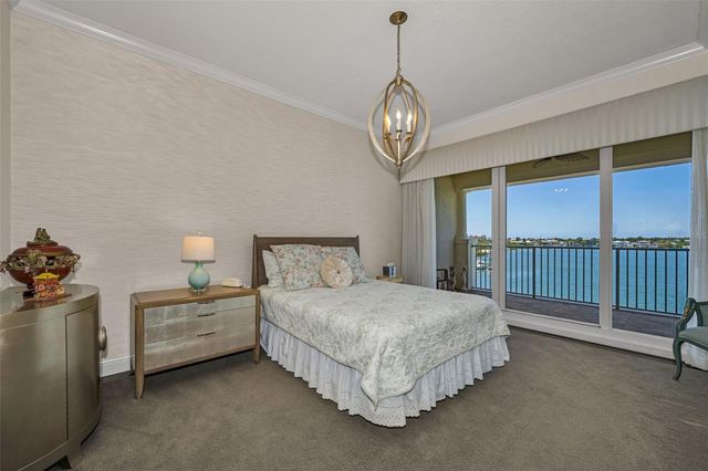 17717 GULF BOULEVARD 504, St Petersburg, FL 33708