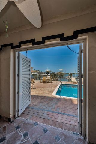 17717 GULF BOULEVARD 504, St Petersburg, FL 33708