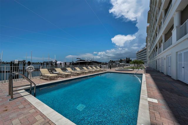 17717 GULF BOULEVARD 504, St Petersburg, FL 33708