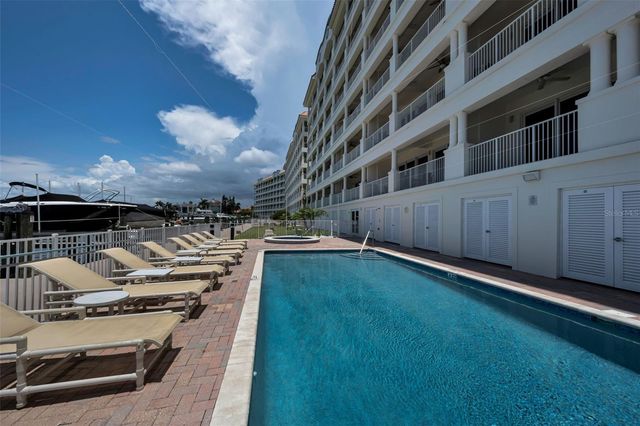 17717 GULF BOULEVARD 504, St Petersburg, FL 33708