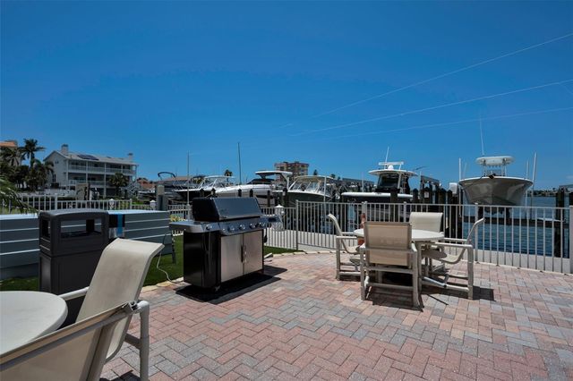 17717 GULF BOULEVARD 504, St Petersburg, FL 33708