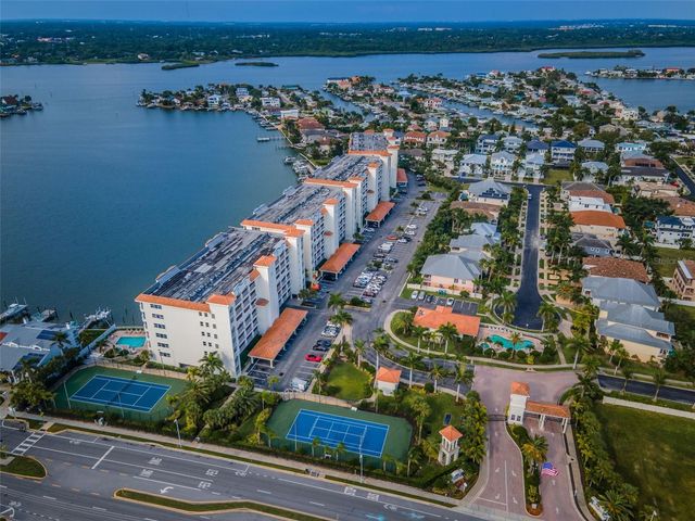 17717 GULF BOULEVARD 504, St Petersburg, FL 33708