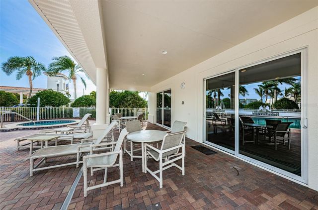17717 GULF BOULEVARD 504, St Petersburg, FL 33708