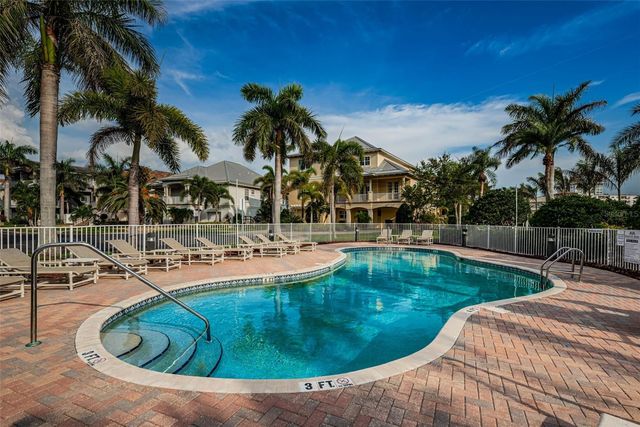 17717 GULF BOULEVARD 504, St Petersburg, FL 33708
