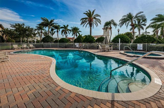 17717 GULF BOULEVARD 504, St Petersburg, FL 33708