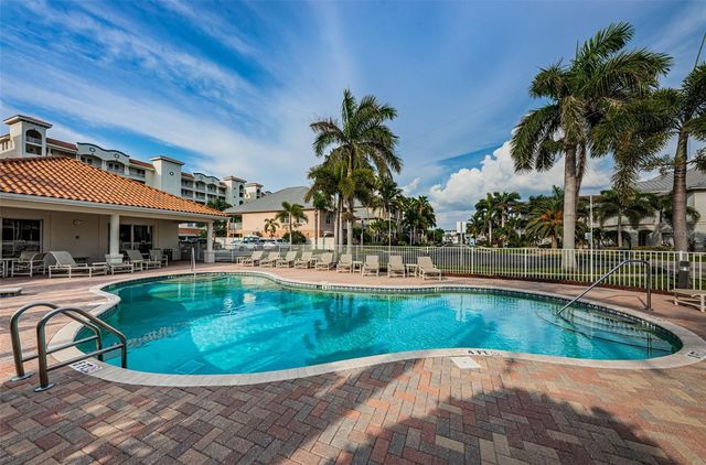 17717 GULF BOULEVARD 504, St Petersburg, FL 33708