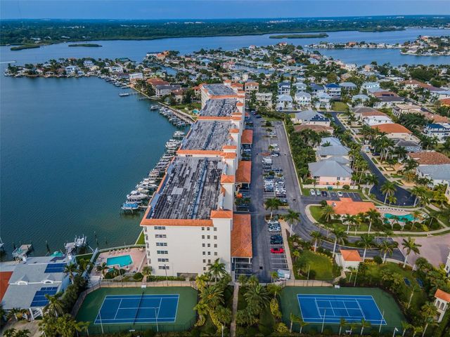 17717 GULF BOULEVARD 504, St Petersburg, FL 33708