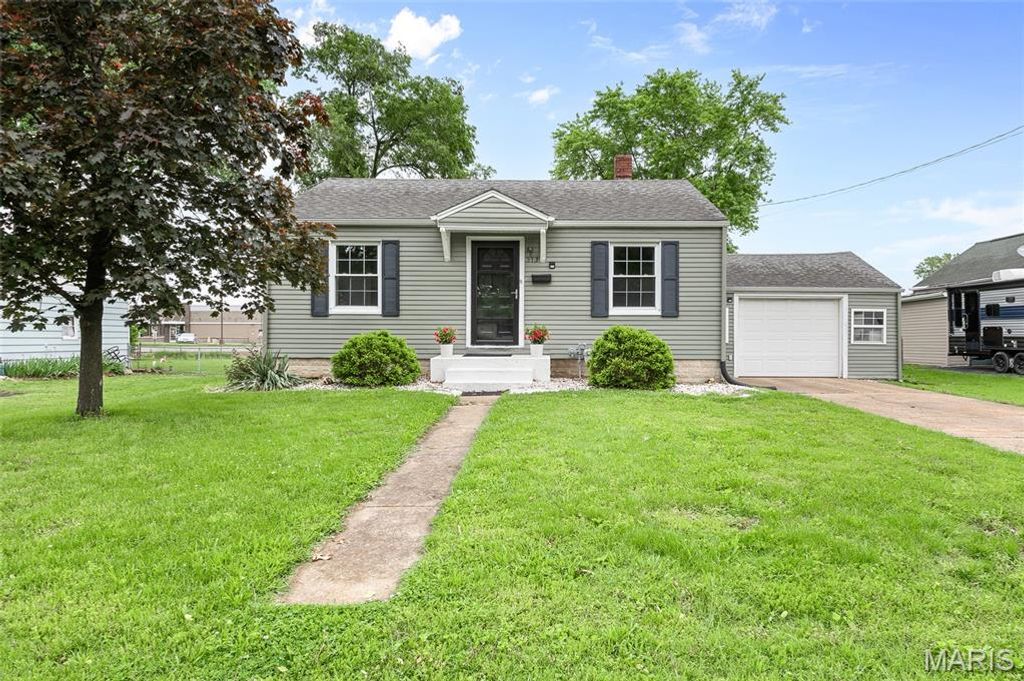 513 Victory Drive, Collinsville, IL 62234