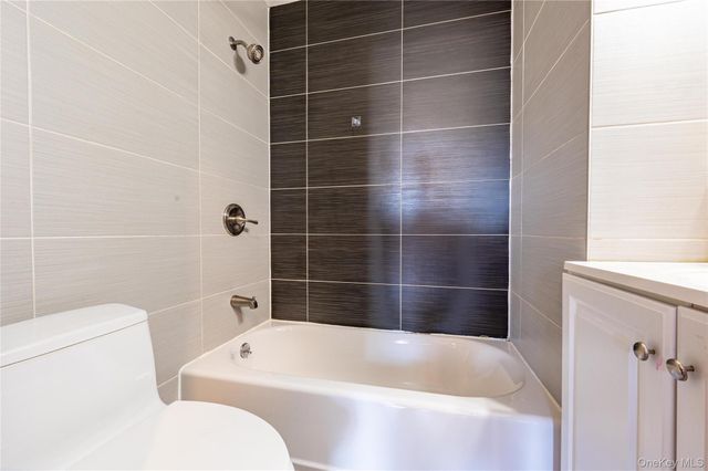 1318 Mace Avenue, Bronx, NY 10469