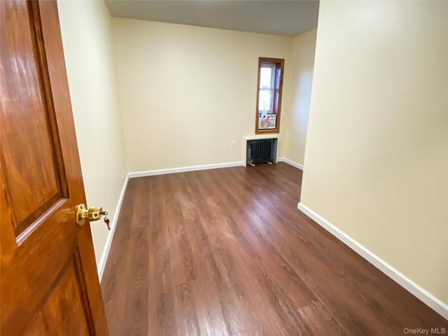 1318 Mace Avenue, Bronx, NY 10469