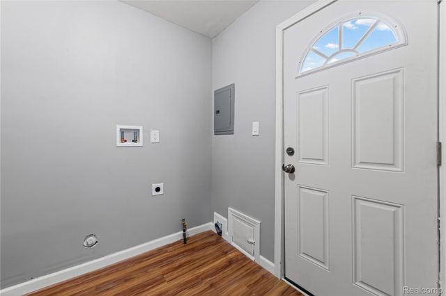 6284 Hunt Street, Romulus, MI 48174