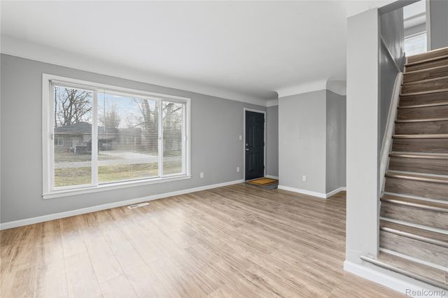 6284 Hunt Street, Romulus, MI 48174