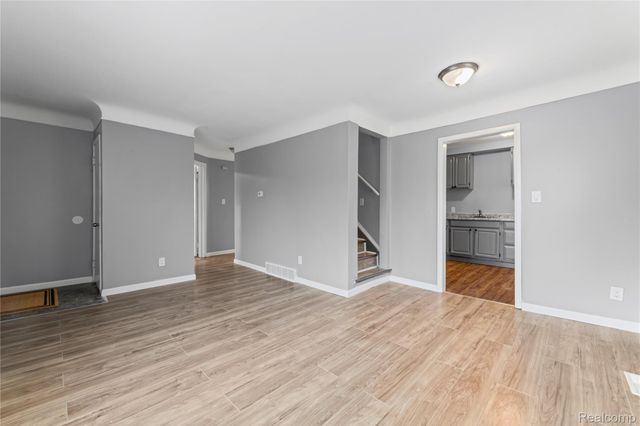 6284 Hunt Street, Romulus, MI 48174