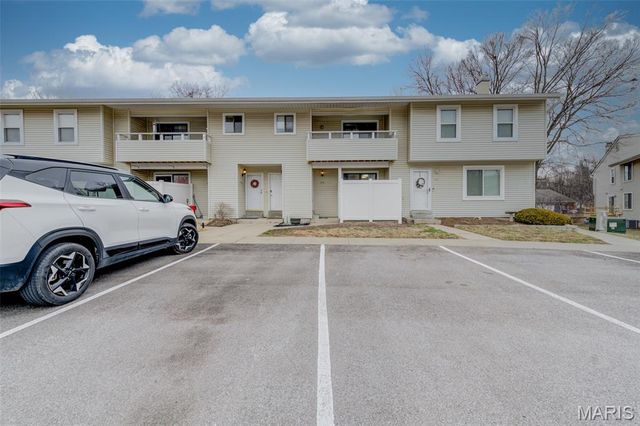 610 Summer Winds Lane F, St Peters, MO 63376