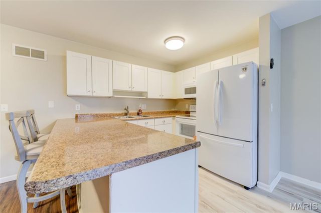 610 Summer Winds Lane F, St Peters, MO 63376