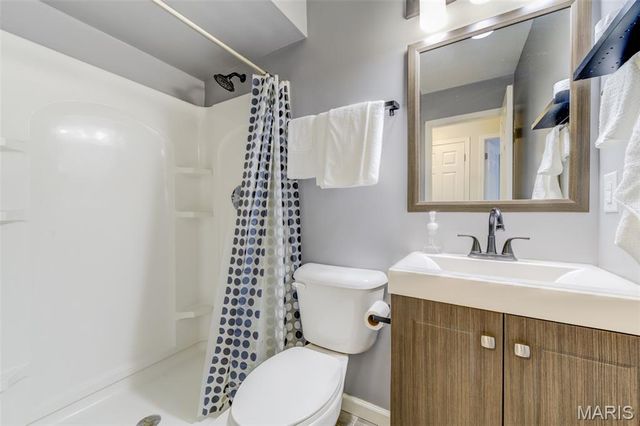 610 Summer Winds Lane F, St Peters, MO 63376