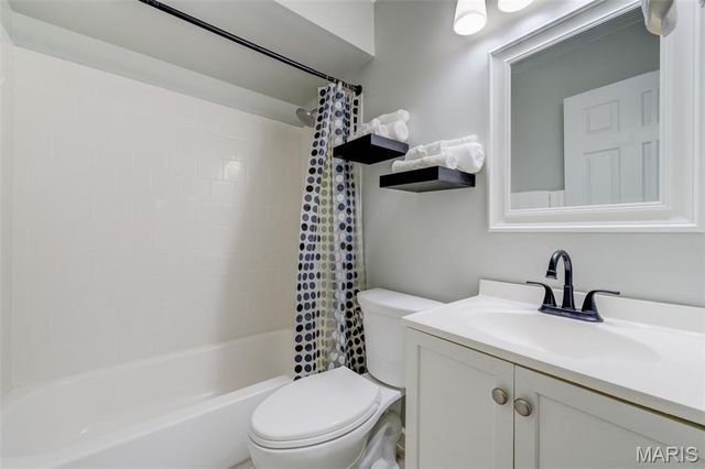 610 Summer Winds Lane F, St Peters, MO 63376