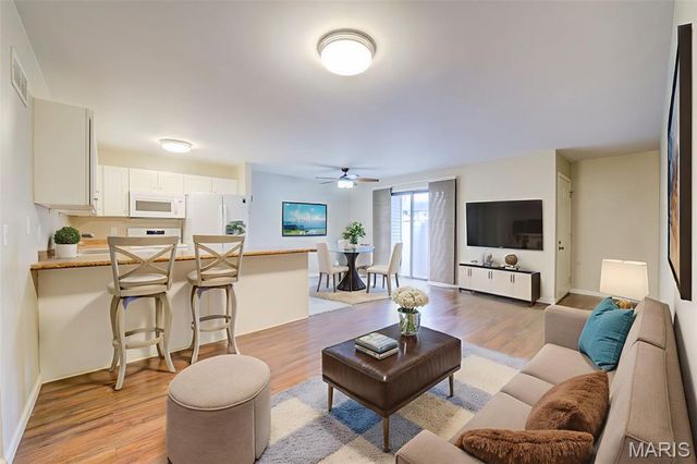 610 Summer Winds Lane F, St Peters, MO 63376